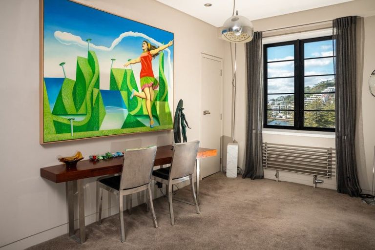 Photo of property in Broadwater Apartments, 214 Oriental Parade, Oriental Bay, Wellington, 6011