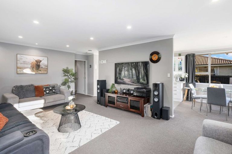Photo of property in 8 Glen Place, Parklands, Christchurch, 8083