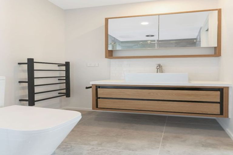 Photo of property in 1/98 Dinsdale Road, Dinsdale, Hamilton, 3204