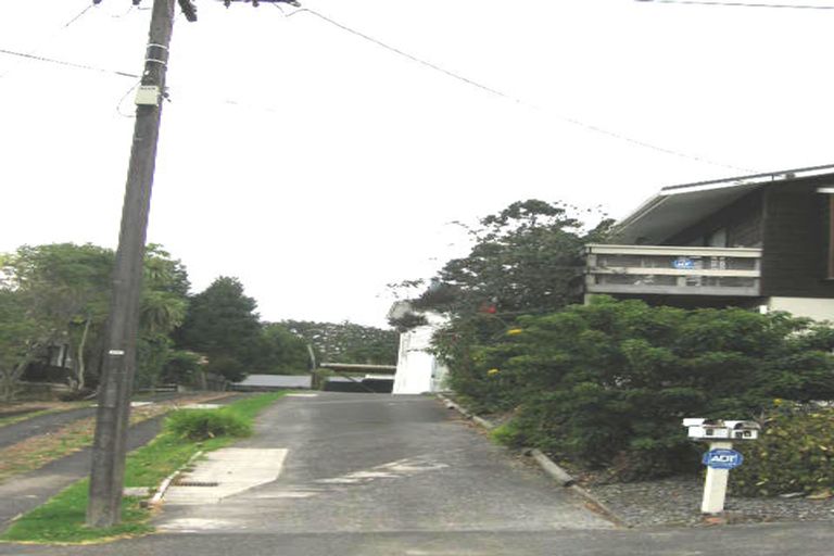 Photo of property in 5b Utting Street, Birkdale, Auckland, 0626