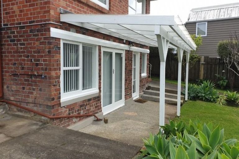 Photo of property in 123 Exmouth Road, Northcote, Auckland, 0627