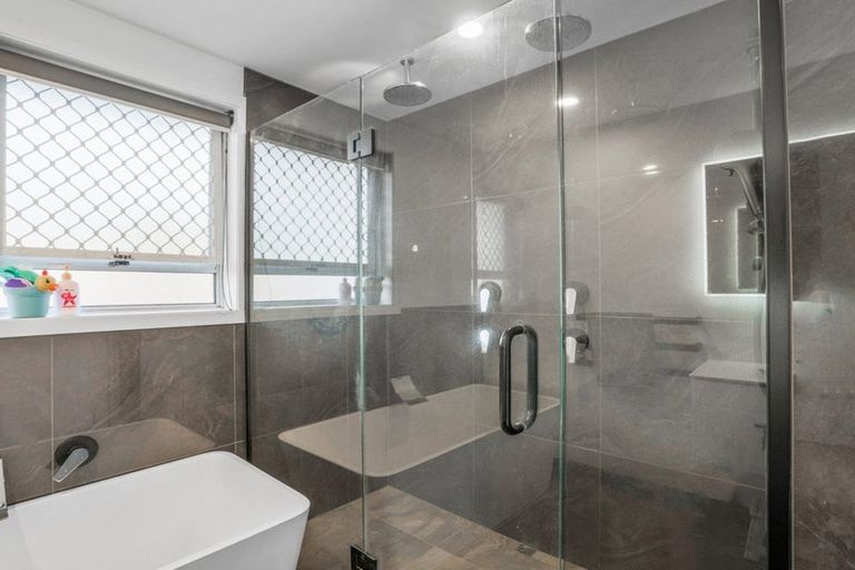 Photo of property in 11 De Ville Place, Burwood, Christchurch, 8061