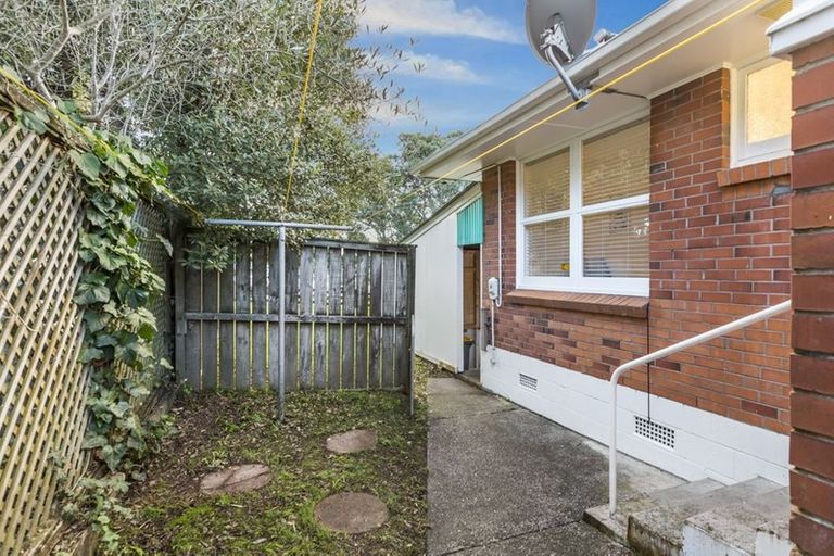 Photo of property in 1/303 Rangatira Road, Beach Haven, Auckland, 0626