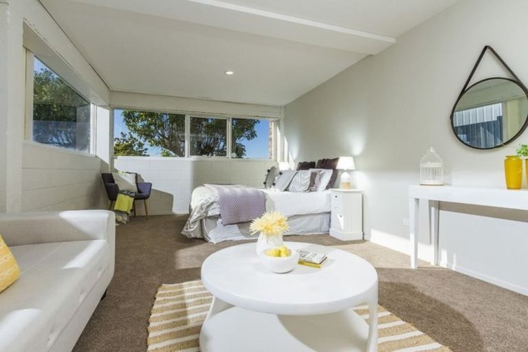 Photo of property in 43 Holland Road, Hillcrest, Auckland, 0627