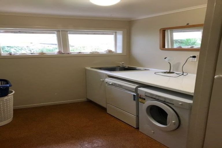 Photo of property in 48 Pah Road, Cockle Bay, Auckland, 2014