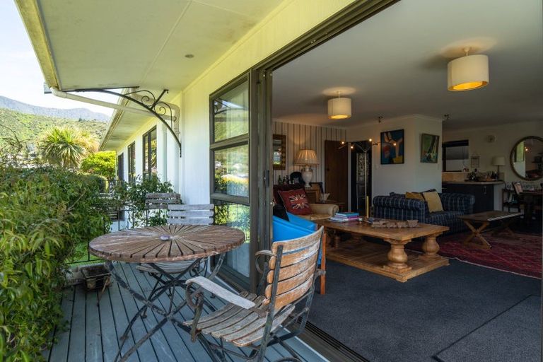 Photo of property in 247a Waikawa Road, Waikawa, Picton, 7220