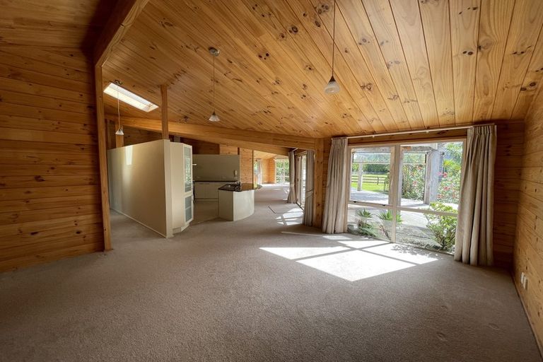 Photo of property in 136 Oraha Road, Kumeu, 0892