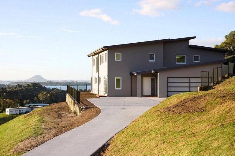 Photo of property in 34 Te Auhi Way, Welcome Bay, Tauranga, 3112