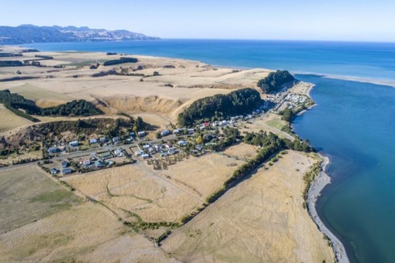 Photo of property in 97 Lake Ferry Road, Lake Ferry, Featherston, 5772