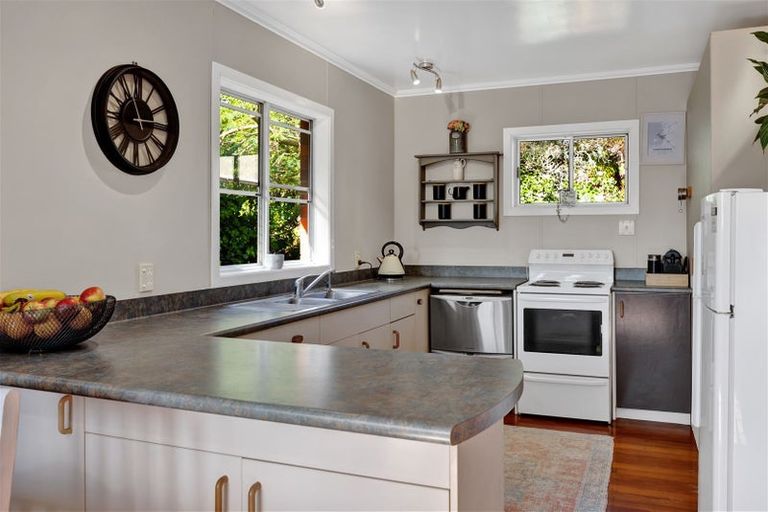 Photo of property in 7a Penrith Street, Westown, New Plymouth, 4310