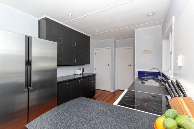 Photo of property in 33 Pembroke Street, Westown, New Plymouth, 4310