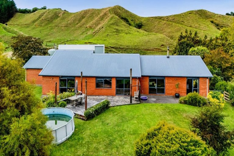 Photo of property in 210 Standish Road, Toko, Stratford, 4392