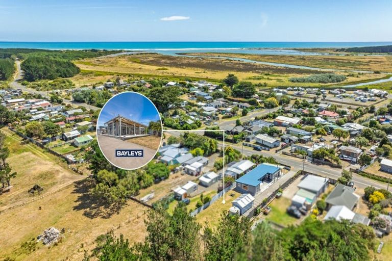 Photo of property in 41 Punga Street, Tangimoana, 4822