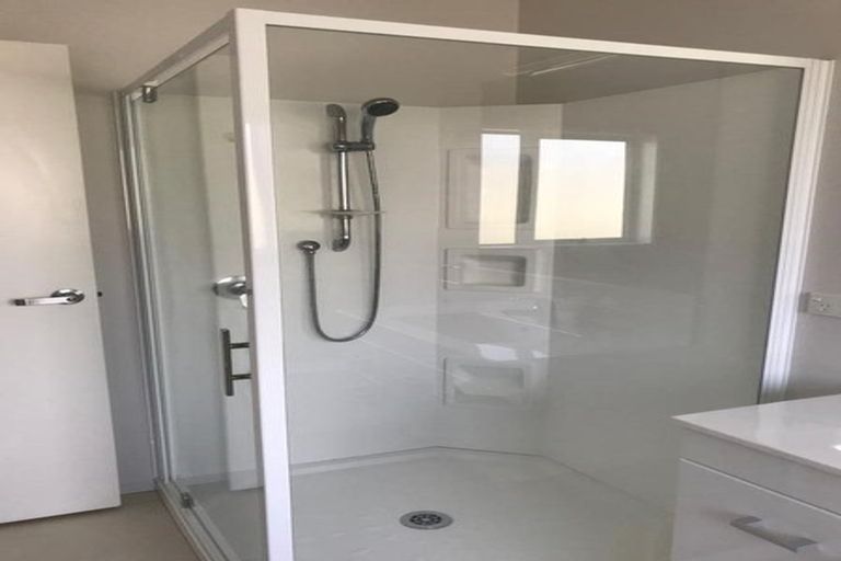 Photo of property in 15a Caldera Close, Pyes Pa, Tauranga, 3112