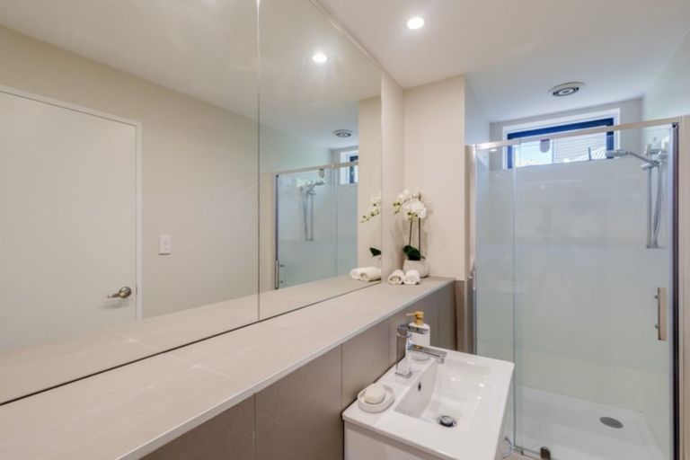 Photo of property in 38 Saint Andrews Hill Road, Mount Pleasant, Christchurch, 8081