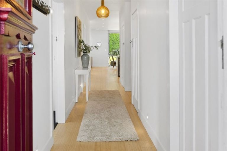 Photo of property in 7 Palmerston Road, Birkenhead, Auckland, 0626