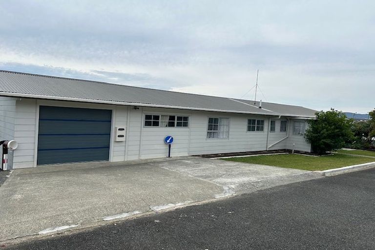 Photo of property in 37 Stratford Drive, Cable Bay, 0420