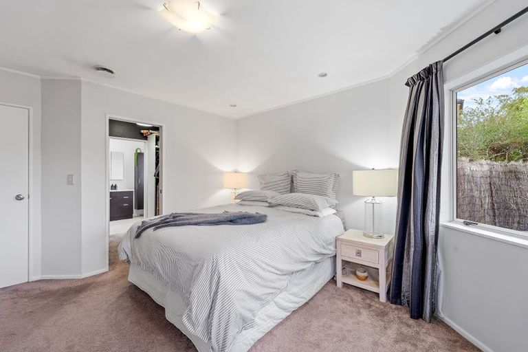 Photo of property in 27 Ponderosa Drive, Oteha, Auckland, 0632