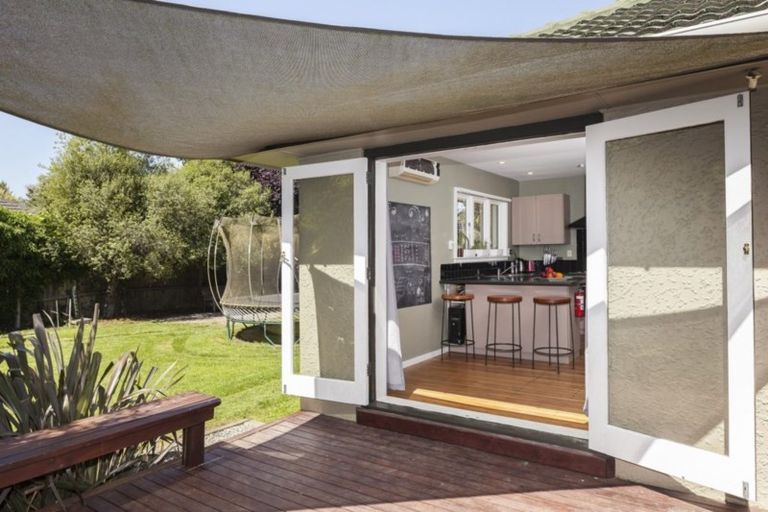 Photo of property in 230 Condell Avenue, Papanui, Christchurch, 8053