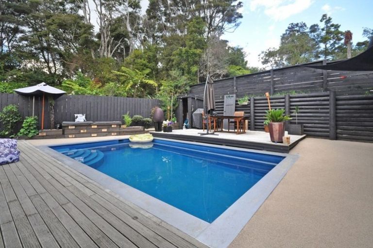 Photo of property in 14 Konini Road, Titirangi, Auckland, 0604