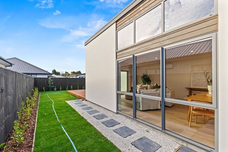 Photo of property in 10 Greystone Close, Halswell, 8025