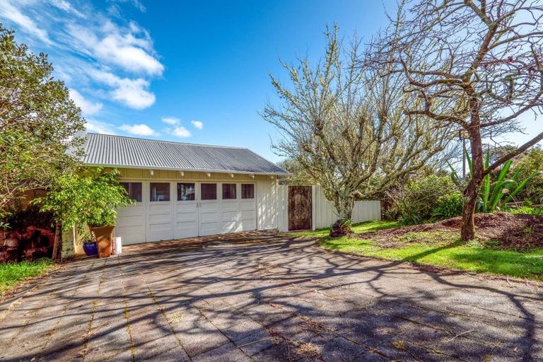 Photo of property in 9 Robertson Street, Russell, 0202