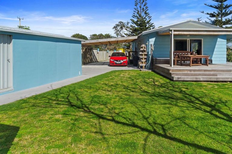 Photo of property in 591 Pukehina Parade, Pukehina, Te Puke, 3189