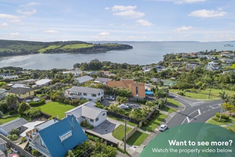 Photo of property in 52 Shakespear Road, Army Bay, Whangaparaoa, 0930