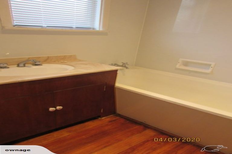 Photo of property in 300 Withells Road, Avonhead, Christchurch, 8042