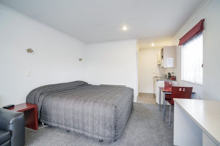 Photo of property in 8a-d Camden Street, Turnbull Thomson Park, Invercargill, 9810