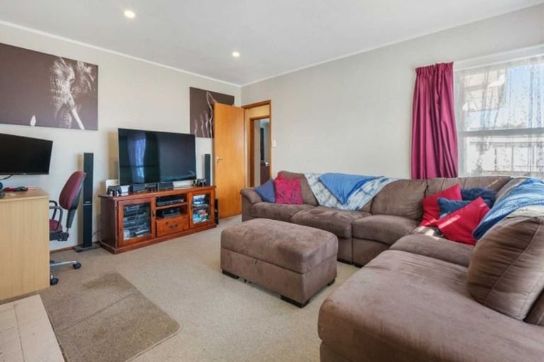 Photo of property in 99 Cargill Street, Papakura, 2110
