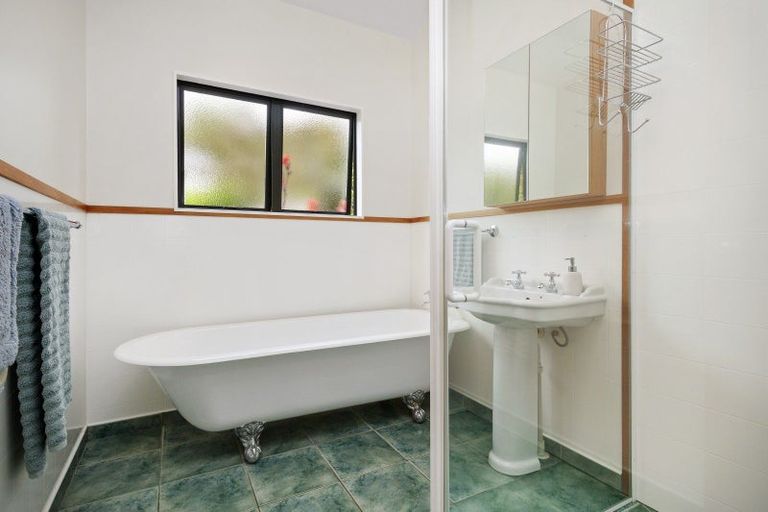 Photo of property in 11 Pokaka Street, Birchville, Upper Hutt, 5018