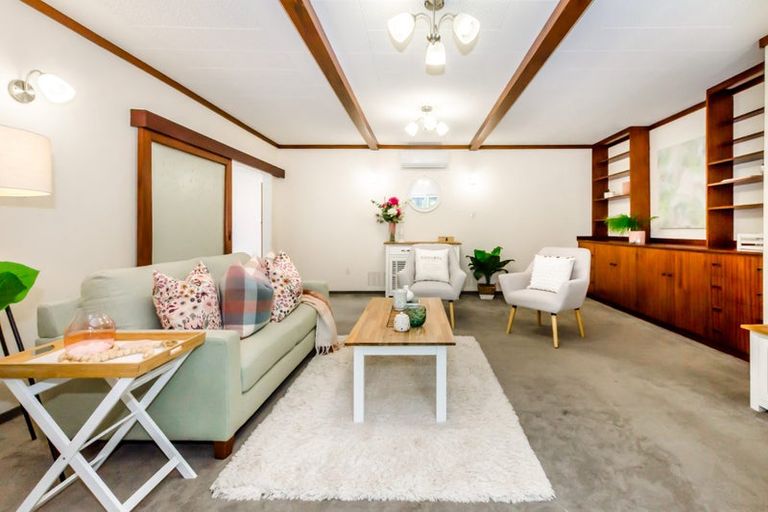 Photo of property in 40 Te Rauparaha Street, Otaki, 5512