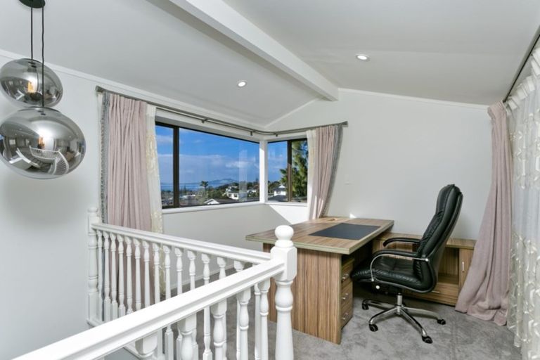 Photo of property in 43 Wyoming Avenue, Murrays Bay, Auckland, 0630