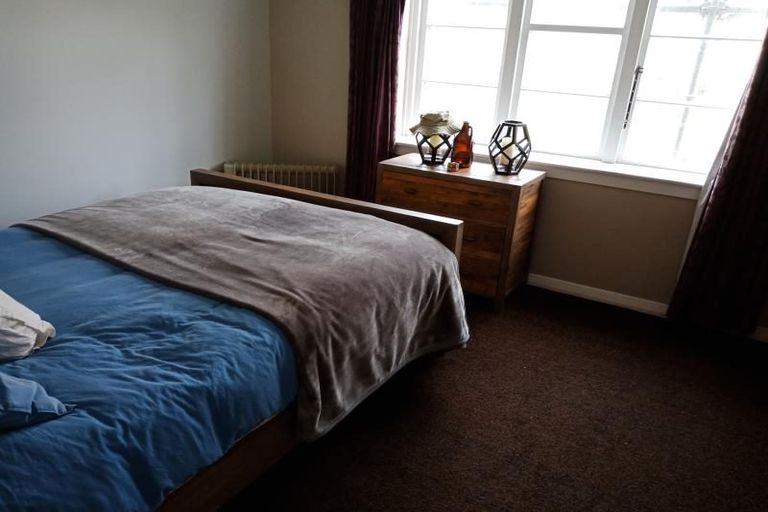 Photo of property in 73 Whites Line East, Waiwhetu, Lower Hutt, 5010