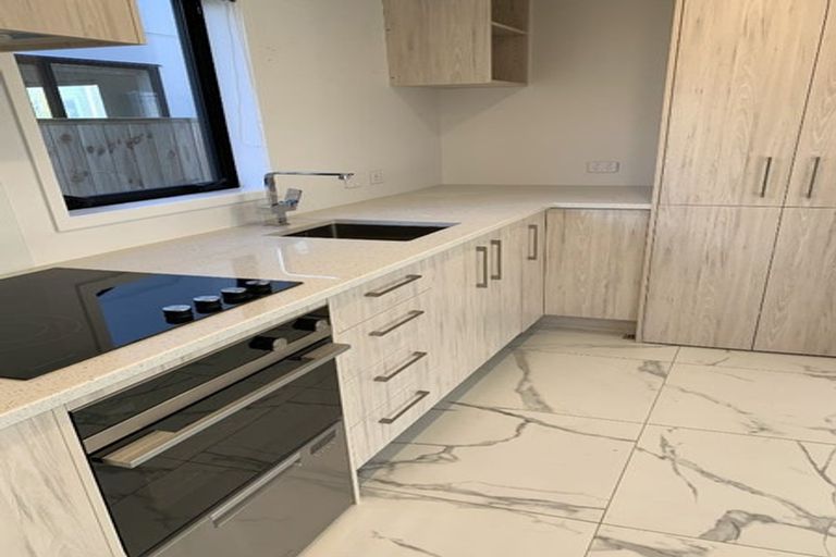 Photo of property in 2/97 Whites Line East, Waiwhetu, Lower Hutt, 5010