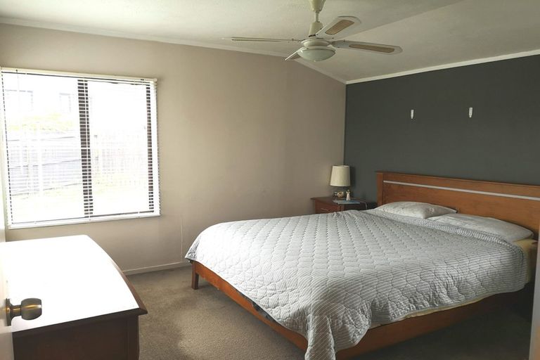 Photo of property in 12 Leven Lane, Totara Heights, Auckland, 2105