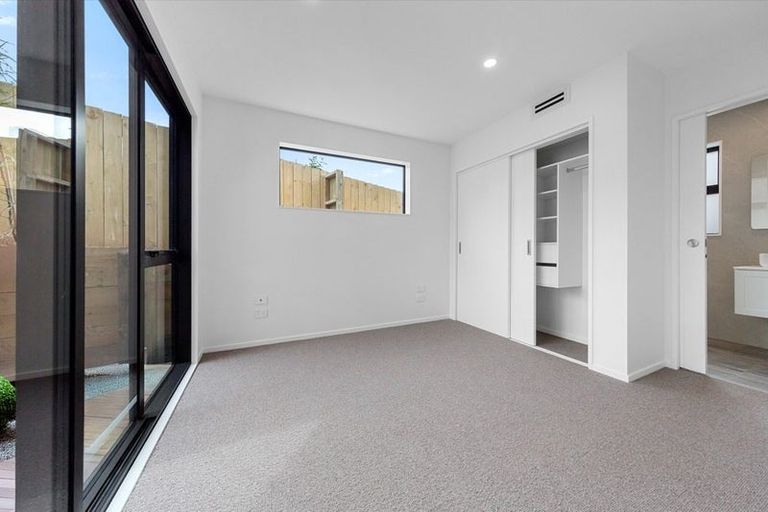 Photo of property in 41 Golf Road, New Lynn, Auckland, 0600