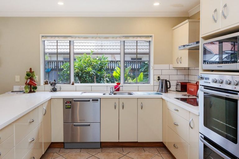 Photo of property in 10 Pastoral Lane, Hokowhitu, Palmerston North, 4410