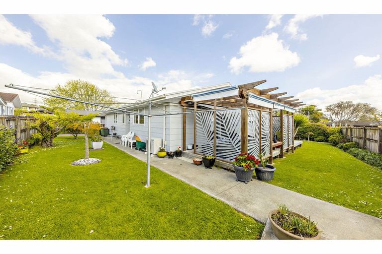 Photo of property in 1/23 Sikkim Crescent, Clover Park, Auckland, 2019