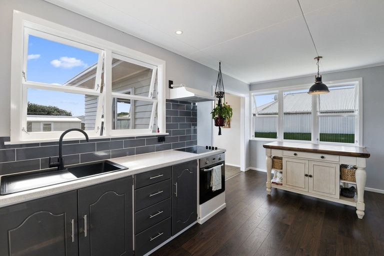 Photo of property in 16 Reeve Street, Levin, 5510