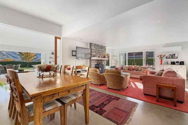 Photo of property in 166 Beacon Point Road, Wanaka, 9305
