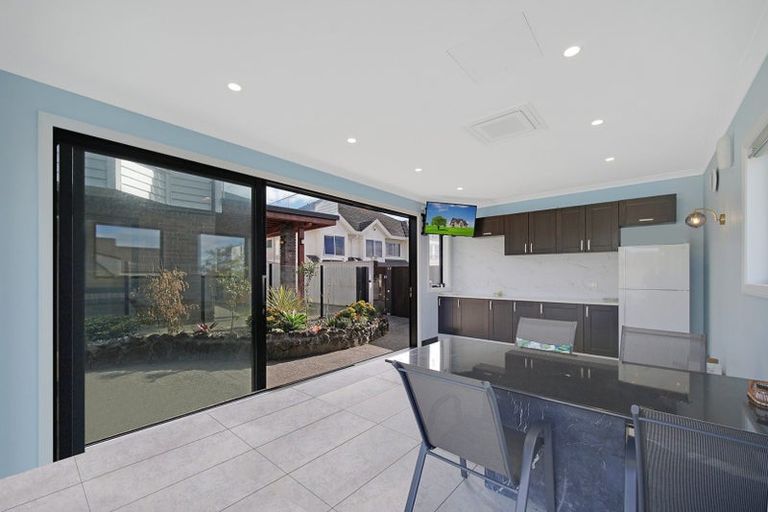 Photo of property in 64 Onetaunga Road, Chatswood, Auckland, 0626