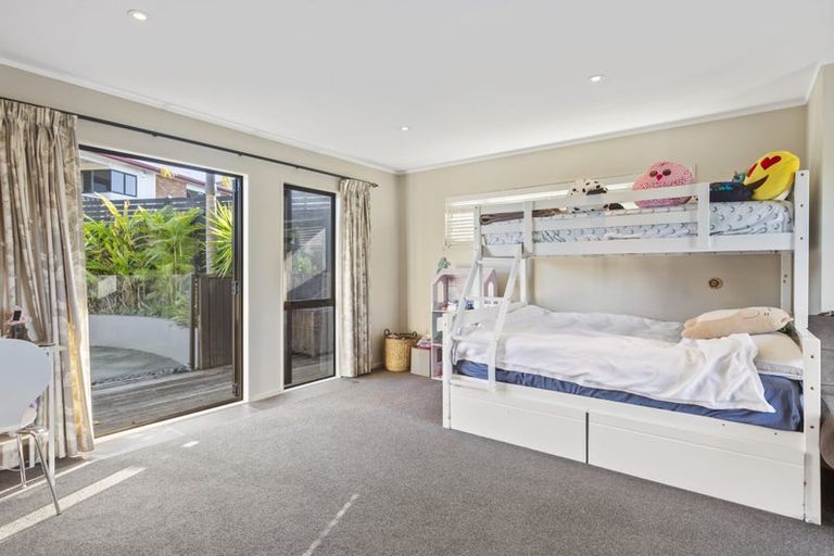 Photo of property in 21 Deanna Drive, West Harbour, Auckland, 0618