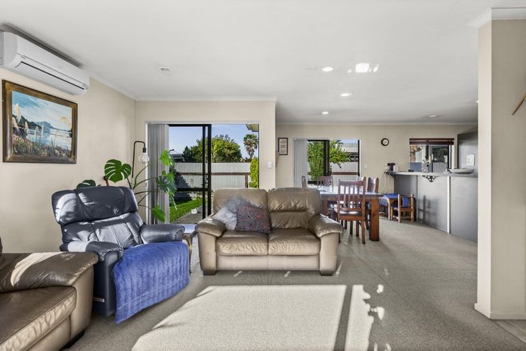 Photo of property in 9a Oxford Street, Taradale, Napier, 4112