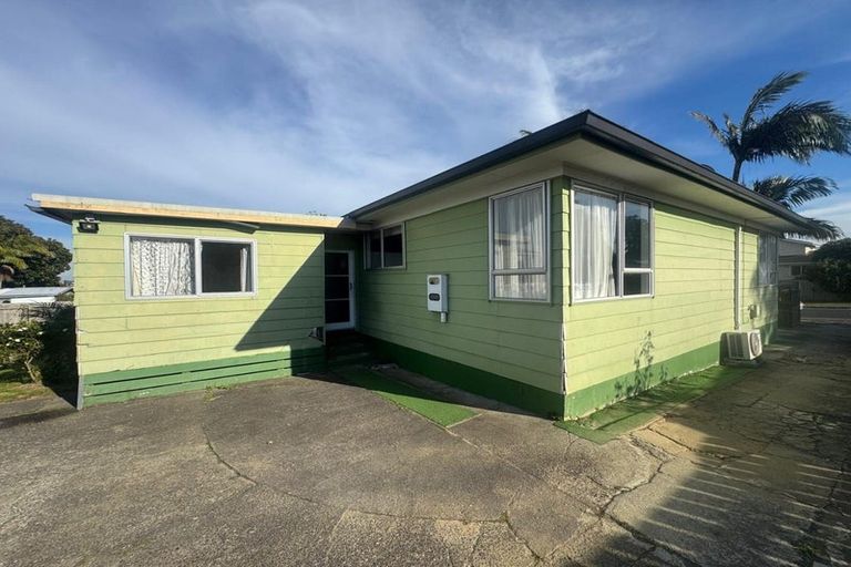 Photo of property in 33 Hyperion Drive, Randwick Park, Auckland, 2105