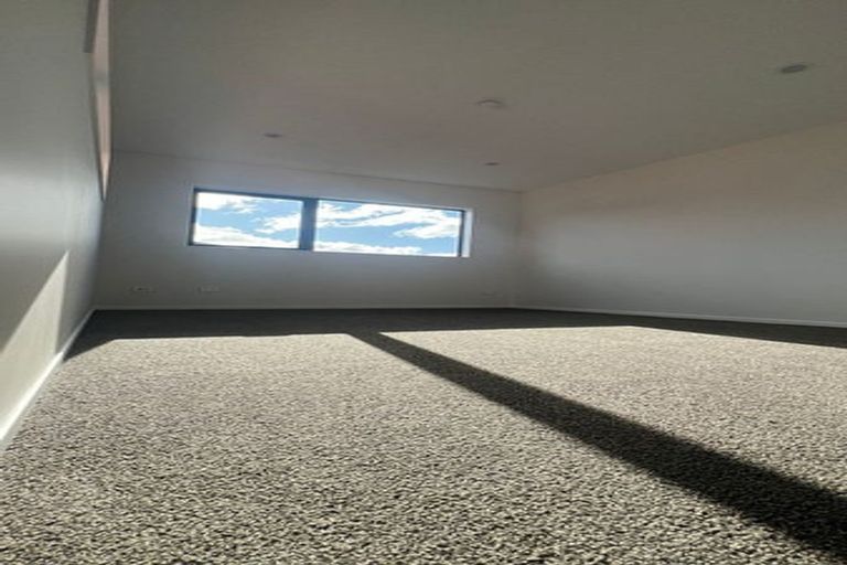 Photo of property in 4c Medina Place, Half Moon Bay, Auckland, 2012