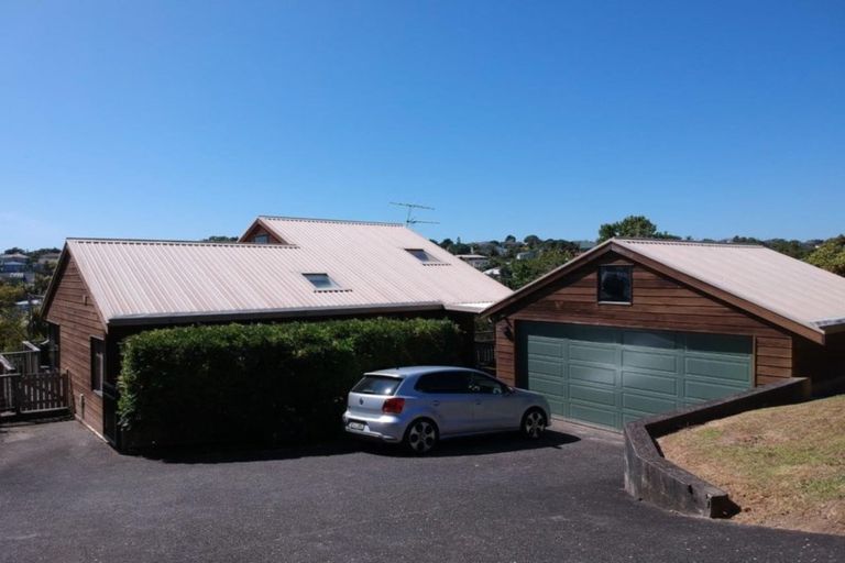 Photo of property in 2/24 Nigel Road, Browns Bay, Auckland, 0630