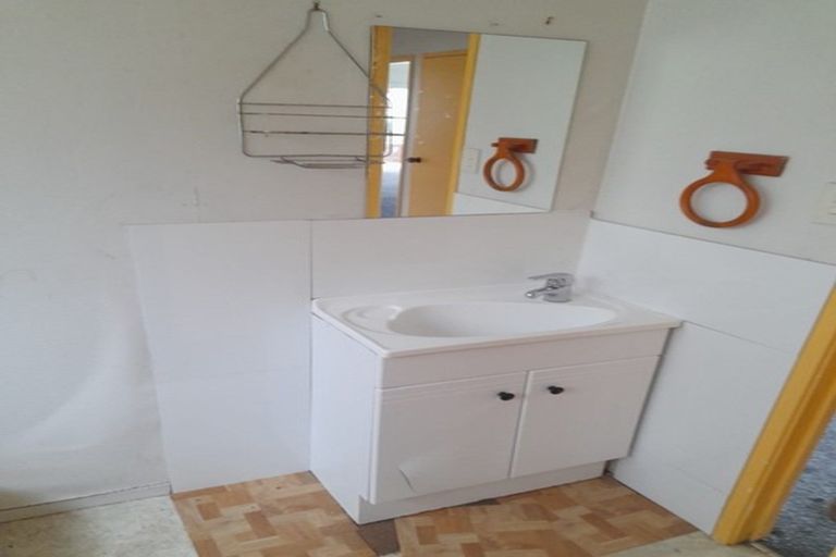 Photo of property in 3/3 Etherton Drive, Weymouth, Auckland, 2103