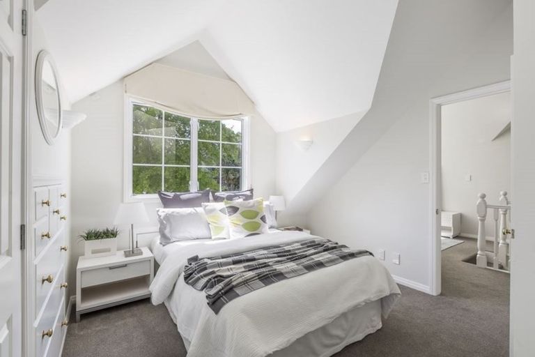 Photo of property in 1/48 Seaton Road, Murrays Bay, Auckland, 0630